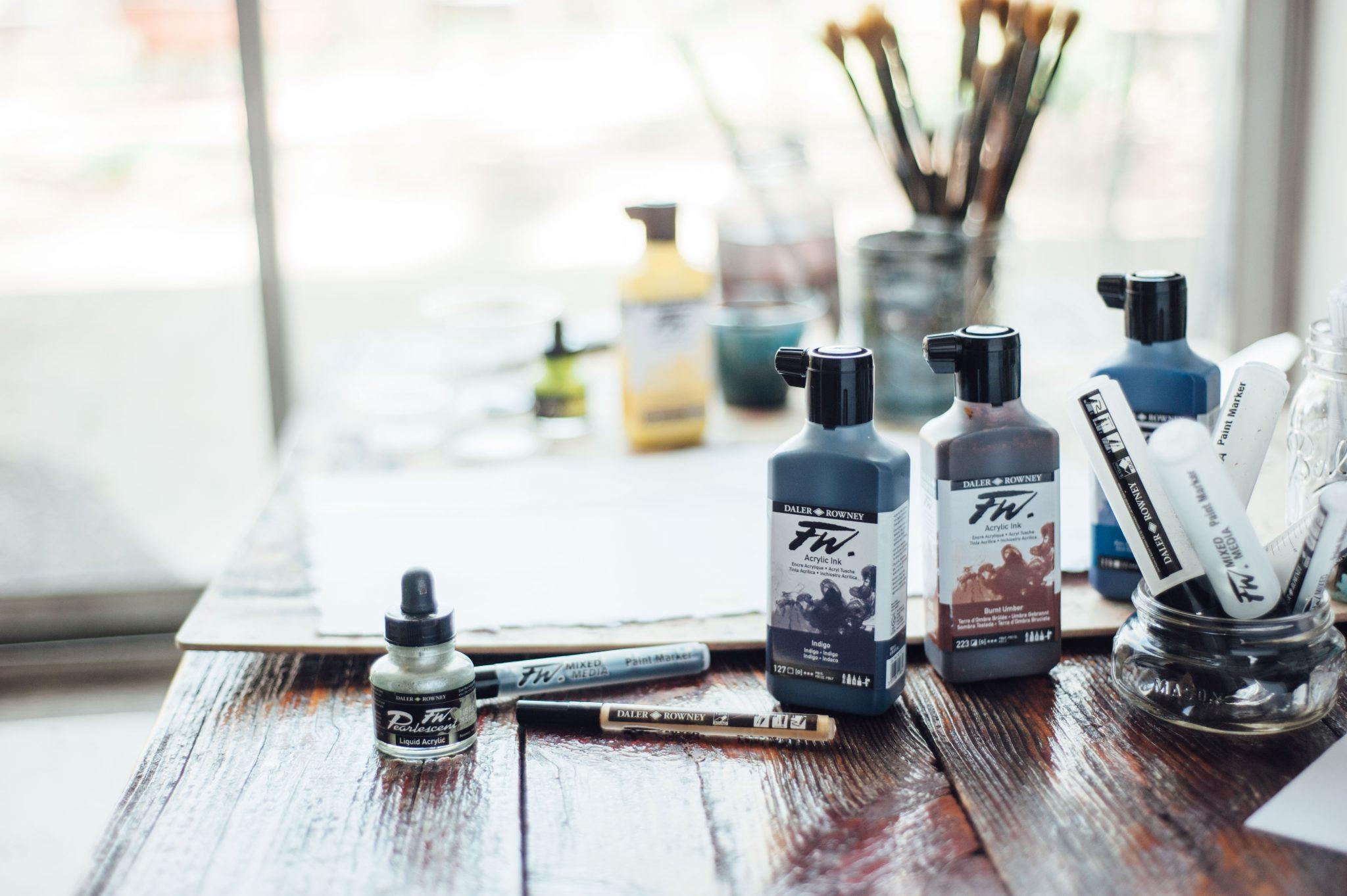 Daler-Rowney FW punjivi markeri i akrilne tinte za mixed media tehnike