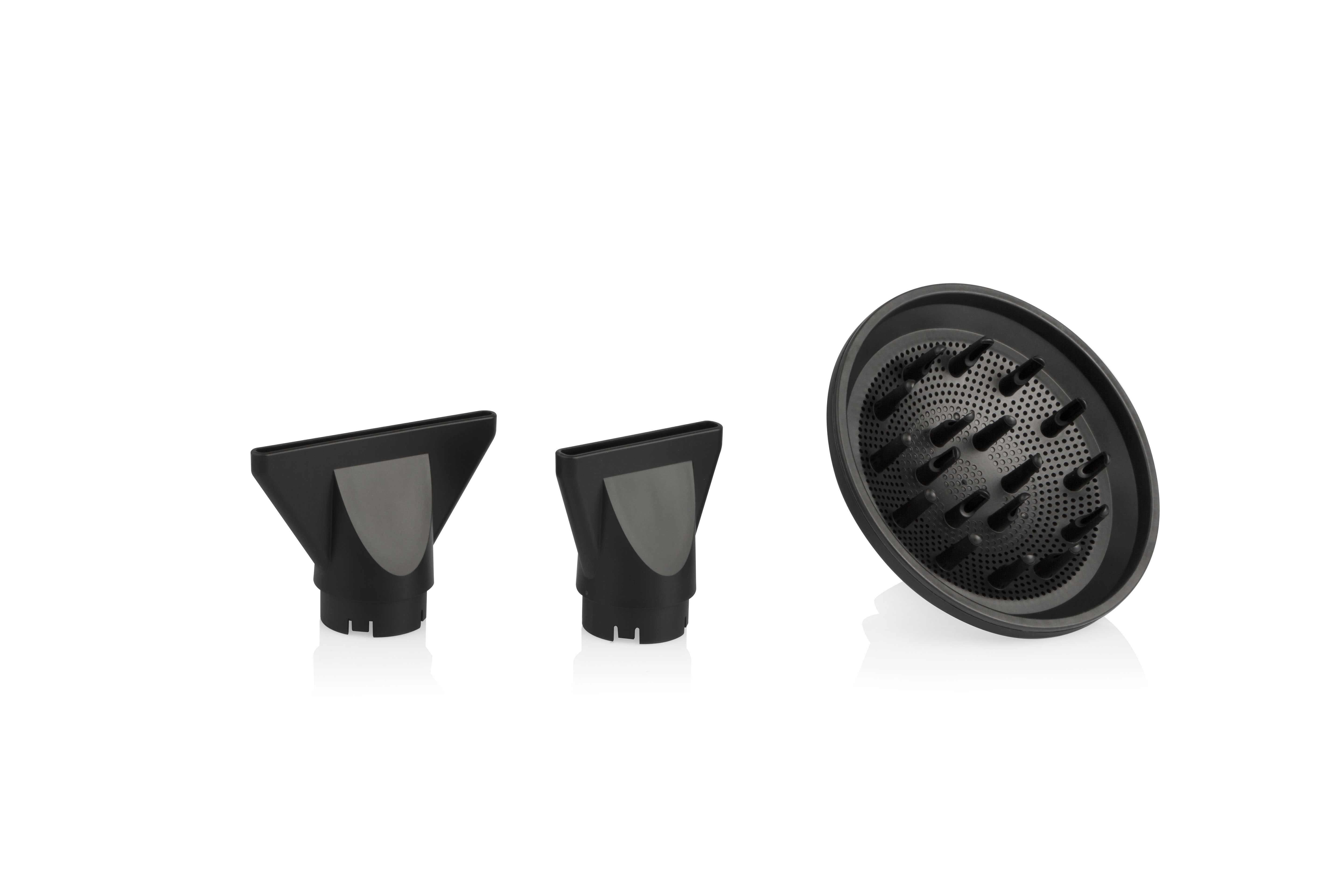 Labor Pro Plum Tornado s profesionalnim nastavcima za precizno usmjeravanje zraka i oblikovanje frizure.