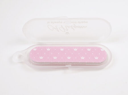 Pocket Queen turpija za nokte u elegantnom etuiju – kompaktna i praktična za putovanja.