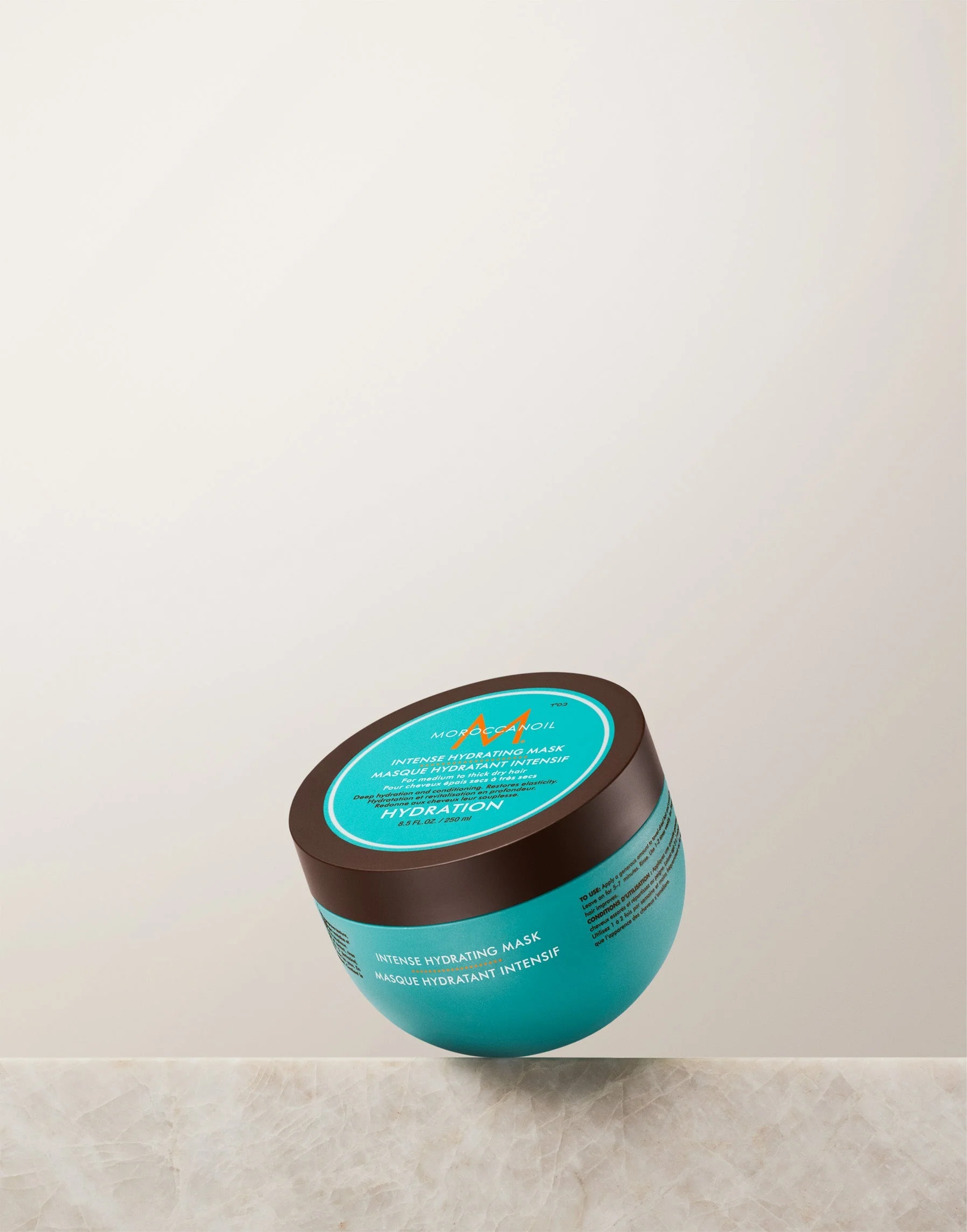 Moroccanoil Intense Hydrating Mask 250 ml na kamenoj podlozi